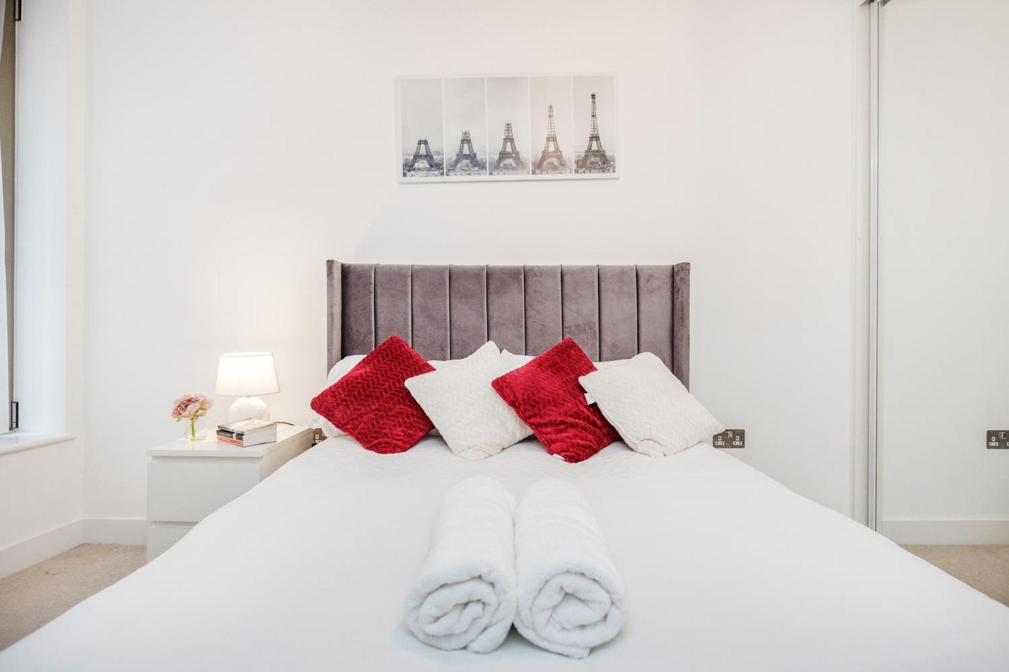 Deluxe Condo Beside 02 Arena And Central Лондон Екстер'єр фото